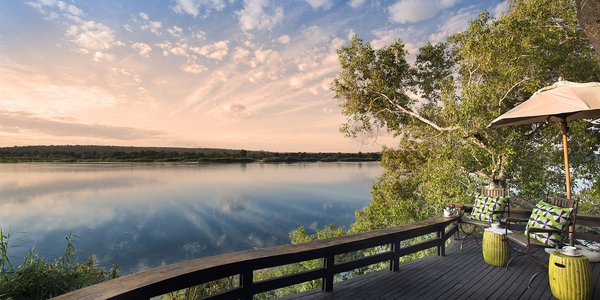 Veranda der Royal Chundu River Lodge